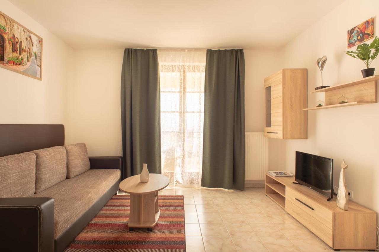 Modor Apartman Alsópáhok Buitenkant foto