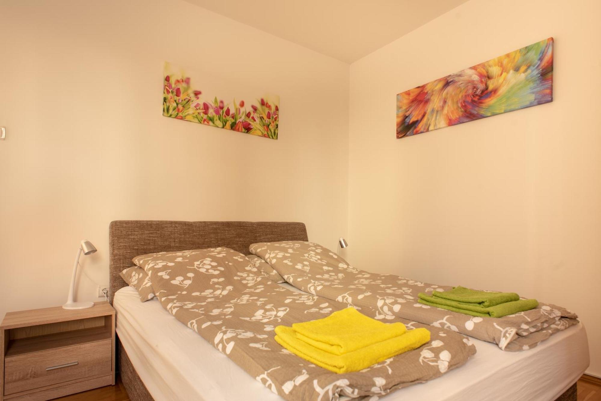 Modor Apartman Alsópáhok Buitenkant foto