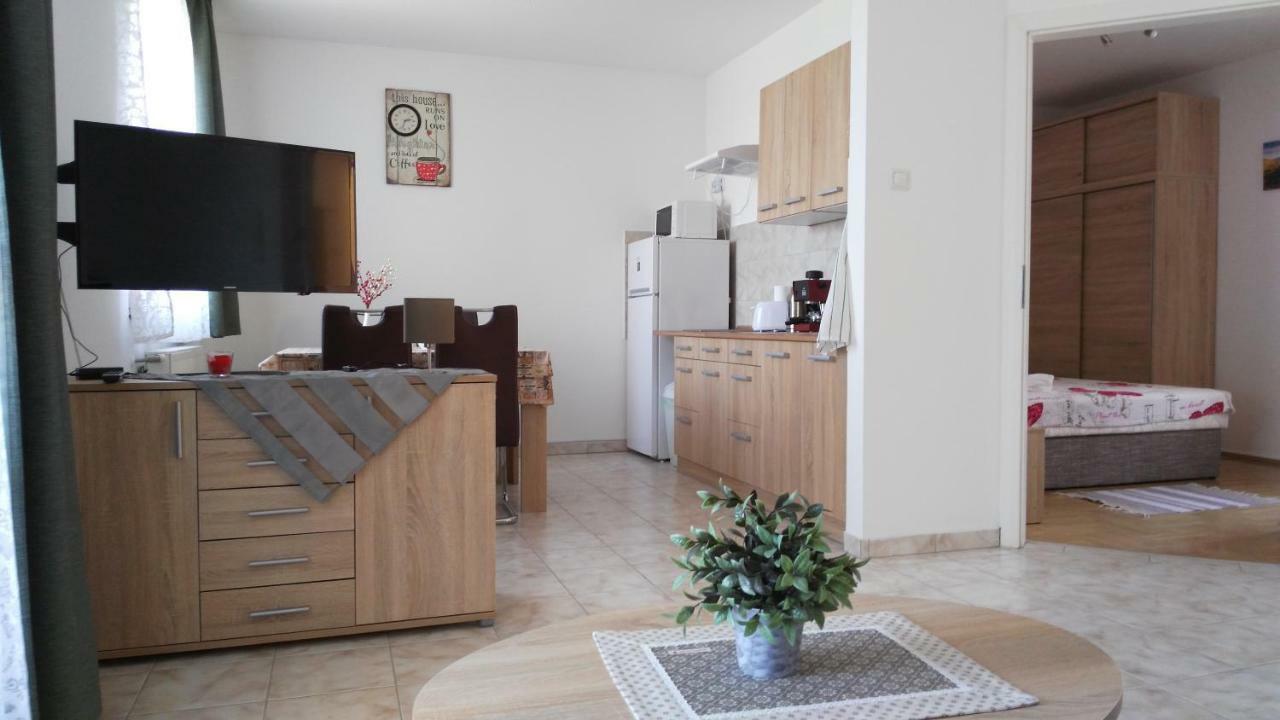 Modor Apartman Alsópáhok Buitenkant foto