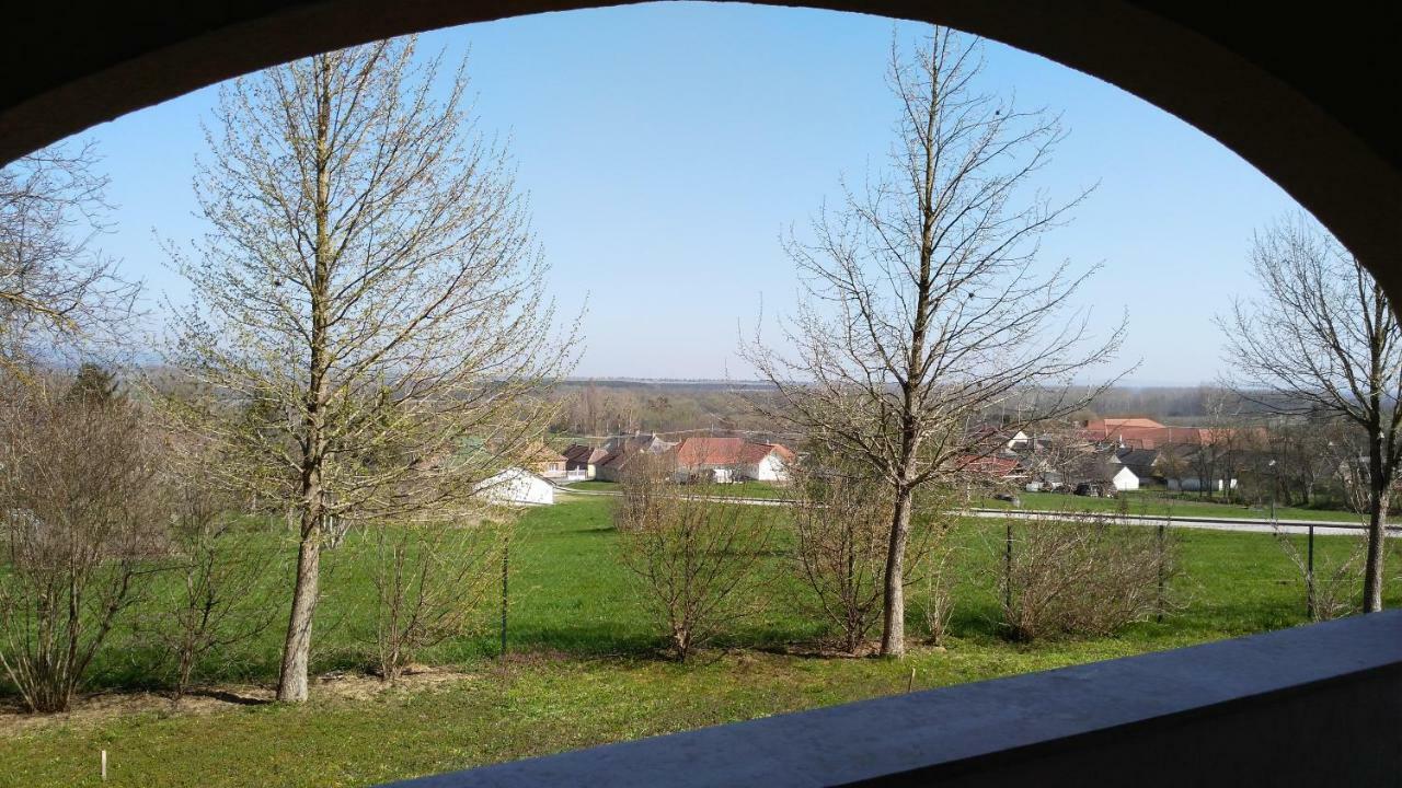 Modor Apartman Alsópáhok Buitenkant foto