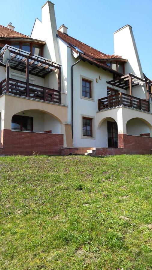 Modor Apartman Alsópáhok Buitenkant foto