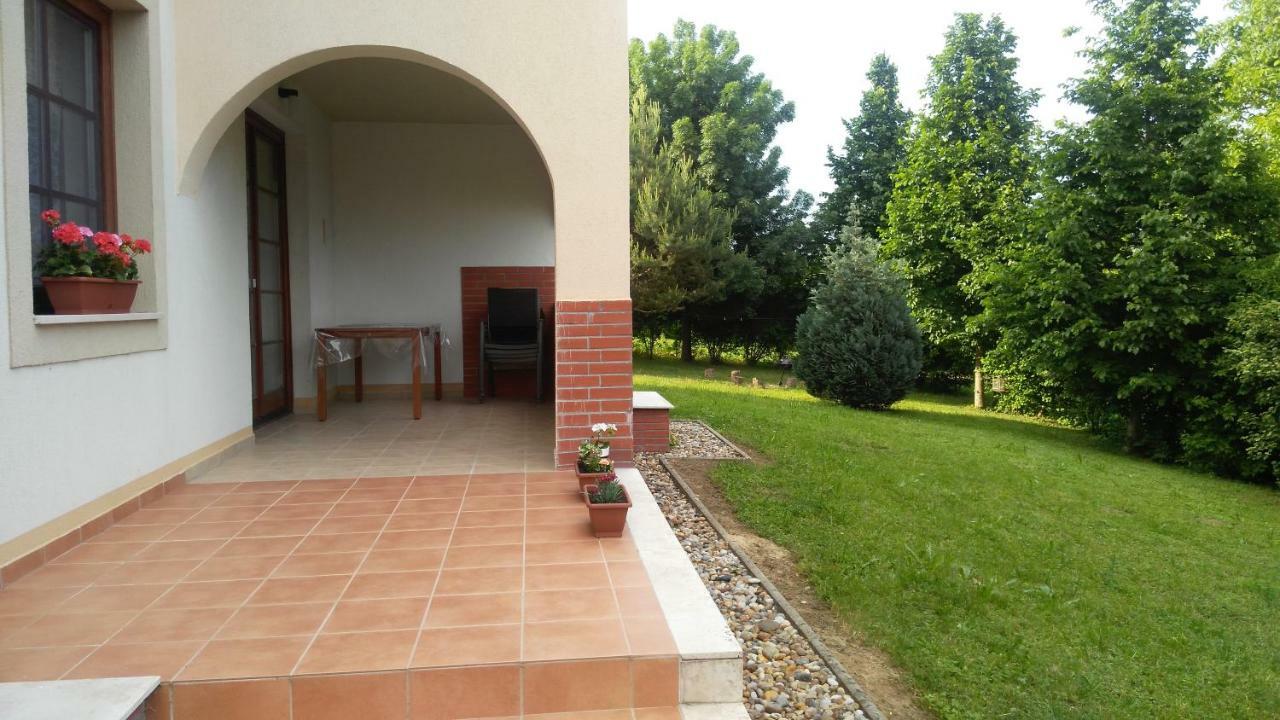 Modor Apartman Alsópáhok Buitenkant foto