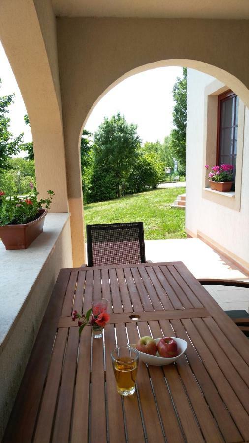 Modor Apartman Alsópáhok Buitenkant foto