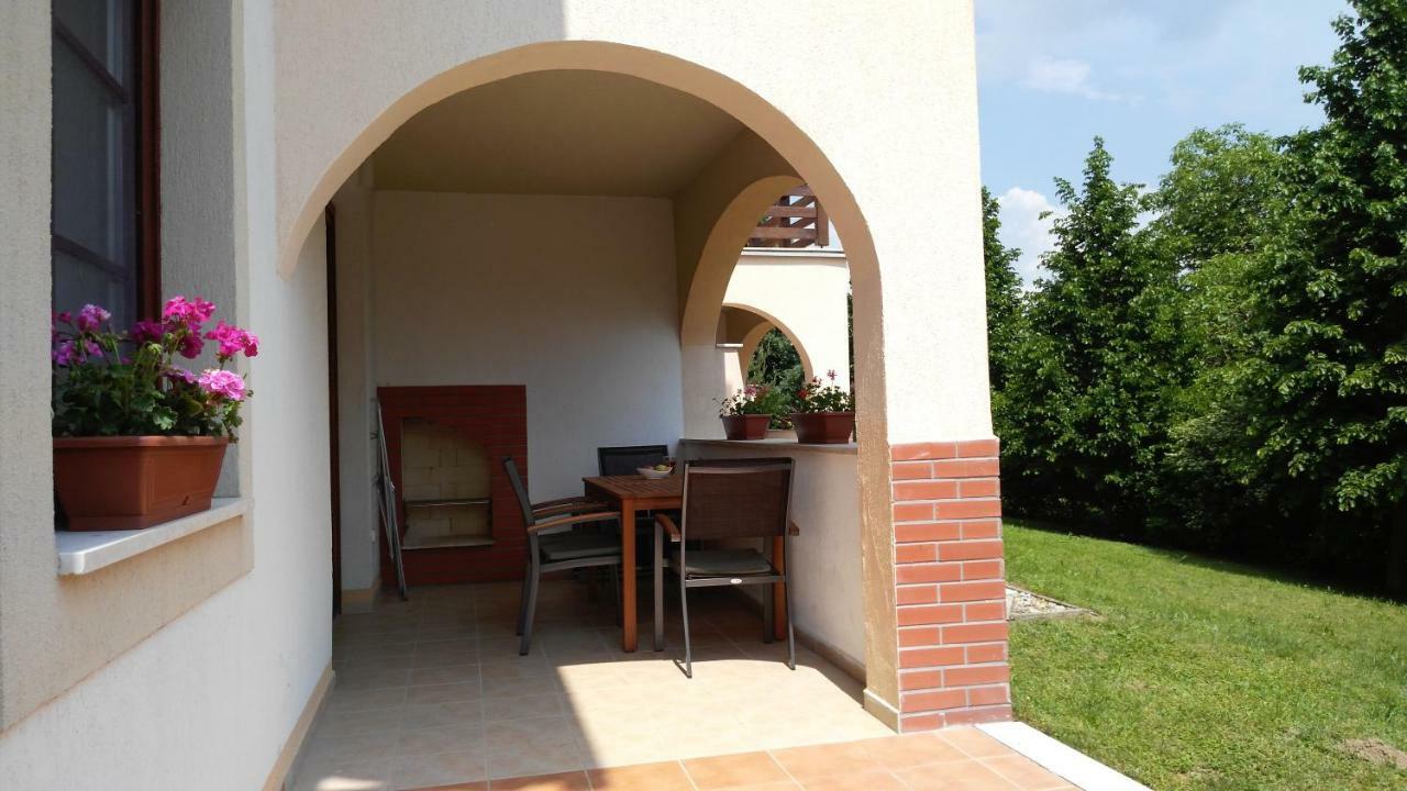 Modor Apartman Alsópáhok Buitenkant foto