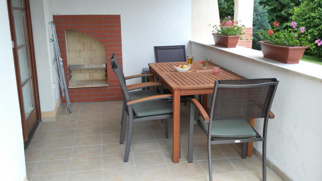 Modor Apartman Alsópáhok Buitenkant foto