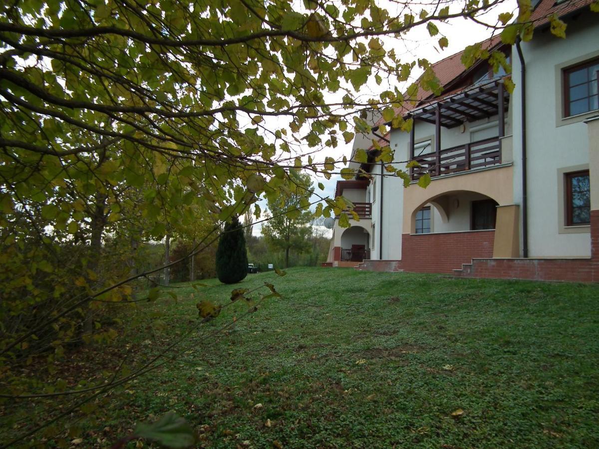 Modor Apartman Alsópáhok Kamer foto